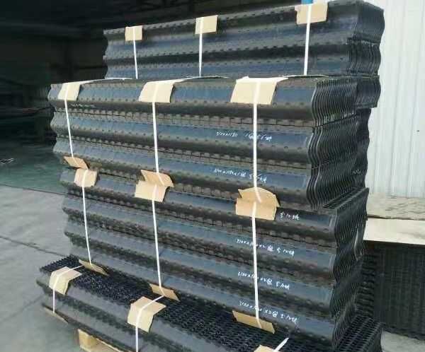 冷却塔收水器